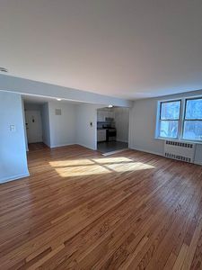 5639 Netherland Ave APT 1B