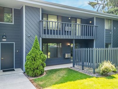 3219 West Meadows COURT #D