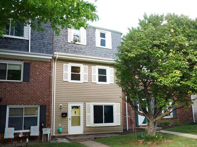 412 W Cadbury Dr