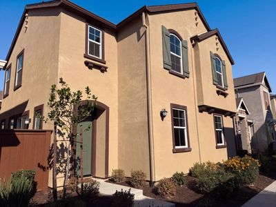 1687 Pena Ln