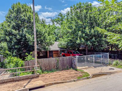 605 N Pecan St #A-b