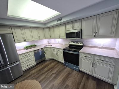 1100 Lovering Ave APT 806