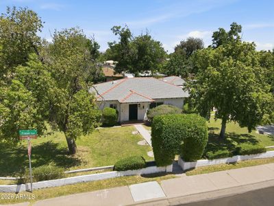 6 N FRASER Drive E