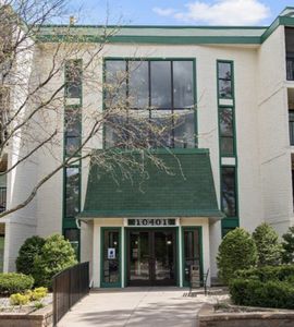 10401 Cedar Lake Rd UNIT 201