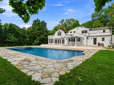 11 Pheasant Ln