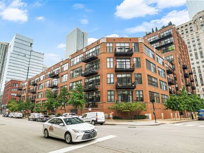 333 W Hubbard St APT 604