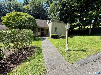 105 Heritage Village #B
