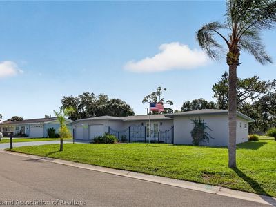 765 Golfside Ln