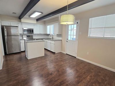 1047 Arcadia Dr