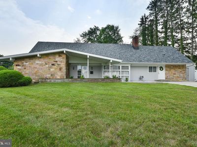 8 Windover Ln