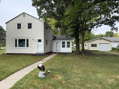203 4th St S