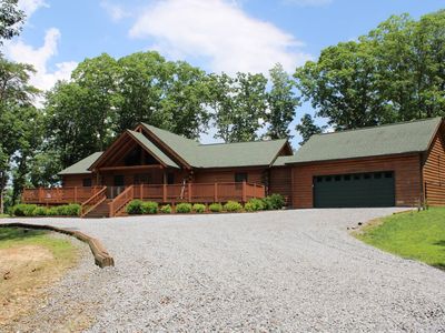 796 Valley View Ln