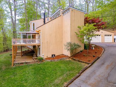 5756 Chestnut Hills Dr