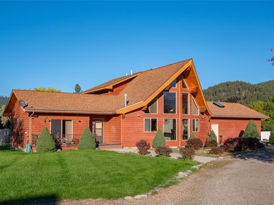 395 Edgewater Dr