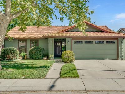 495 Mahogany Ln