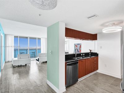 1800 N Bayshore Dr APT 2407