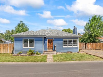 585 SE 4th St