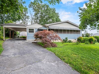 3841 Rollingwood Dr