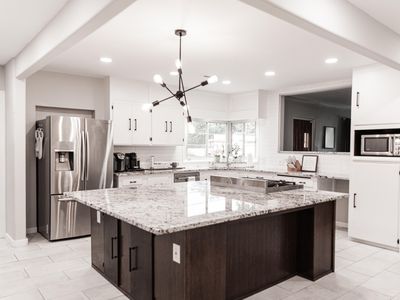 1317 Los Arboles Ave NW