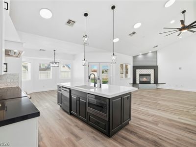 1352 Lake Valley Dr