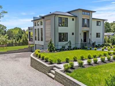 1001 Peconic Bay Blvd