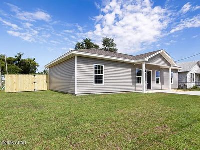 3215 E 2nd Plz