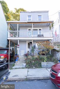 231 Laurel St