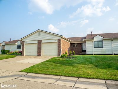 8708 Metropolitan Ave