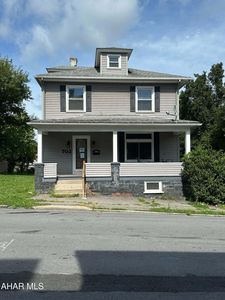 702 2nd Ave