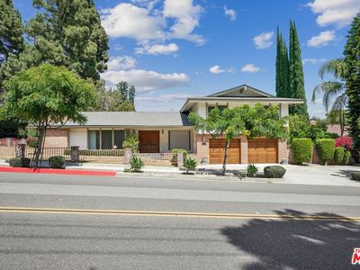 700 W Highland Ave