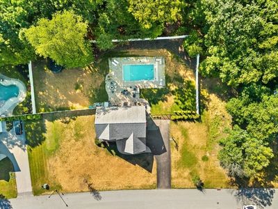 16 Coach Rd