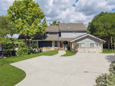 701 Oakland Hills Ln E