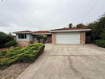 Property at 16982 Hinton St, Castro Valley, CA