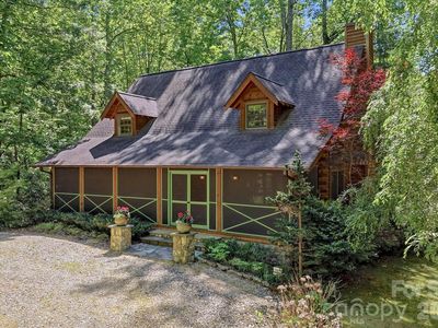16 Shadow Brook Dr