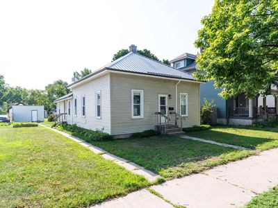 520 Avon STREET