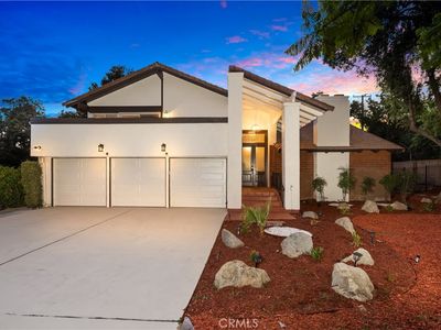 1049 Don Alvarado St