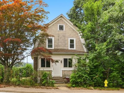 34 Common St