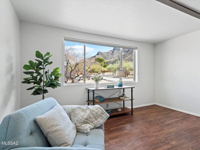 424 E Windy Peak Cir