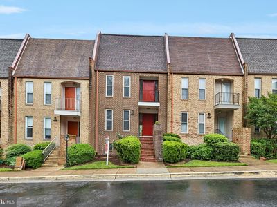 1733 Cy Ct