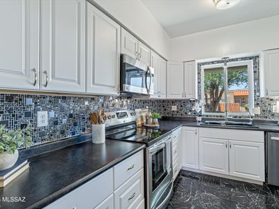 729 S Pantano Pkwy