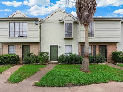 8704 Victorian Village Dr #8704