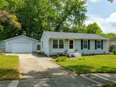 12 W Eden Ct
