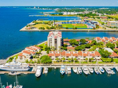 4 Port Royal Way