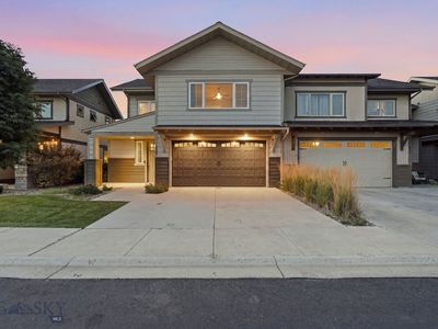 3083 Lori Ln