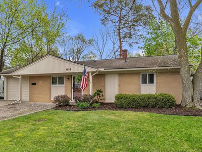 1114 N Maple Rd