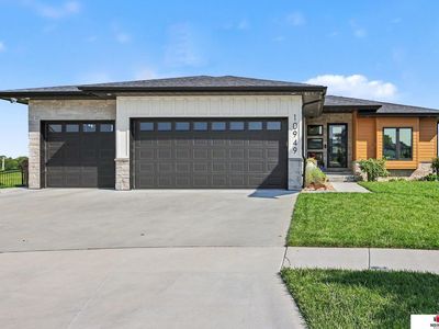 10949 Crescent Moon Pl