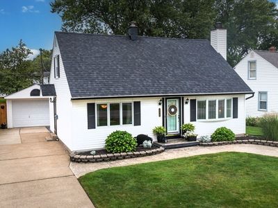 4576 Chapman Pkwy