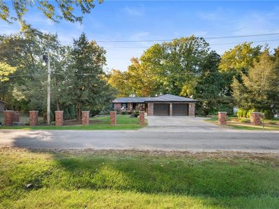 126 Edgewood Dr