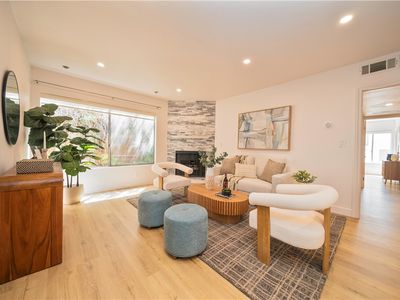 1827 Greenfield Ave APT 108