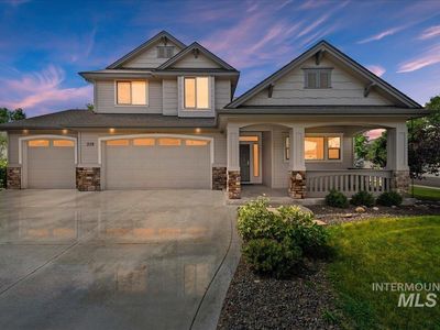 319 S Burgundy Bay Way